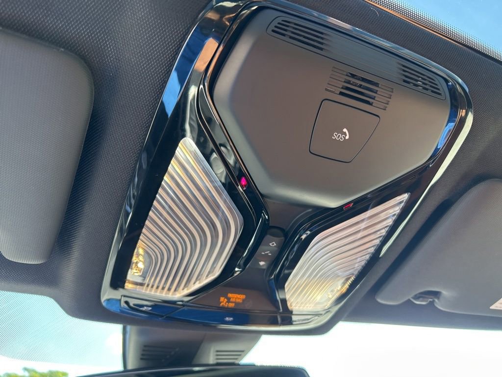 Used 2025 BMW 330i xDrive Sedan image 46