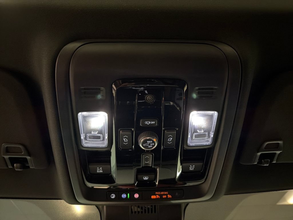 Used 2026 GMC Yukon Denali w/ Sun & Power Step Package RWD image 17