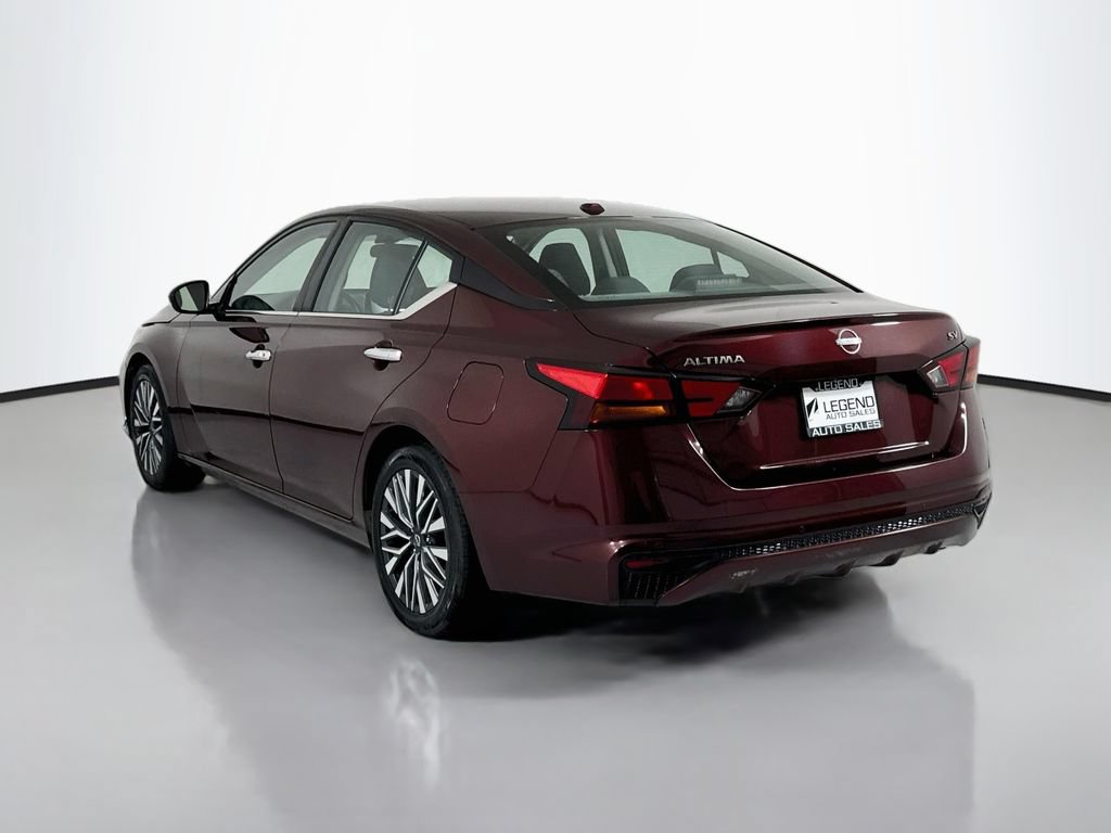 Used 2024 Nissan Altima 2.5 SV FWD image 8
