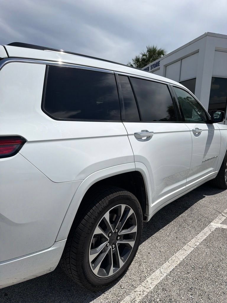 Used 2022 Jeep Grand Cherokee L Overland w/ Advanced Protech Group III AWD/4WD image 15