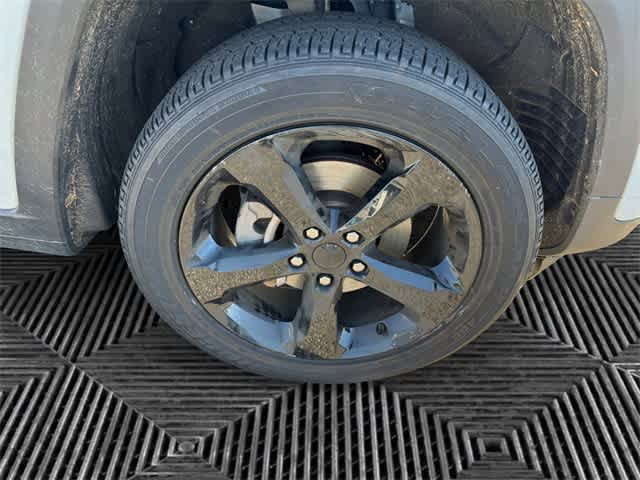 Certified 2023 Jeep Grand Cherokee Altitude image 26