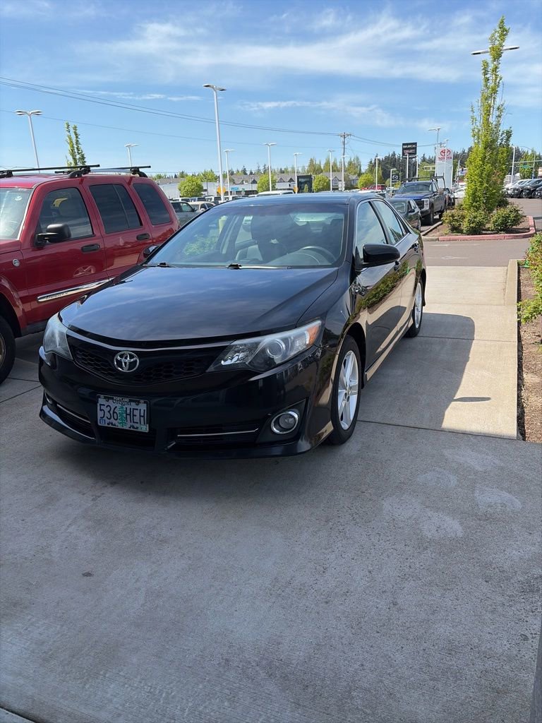 Used 2014 Toyota Camry SE