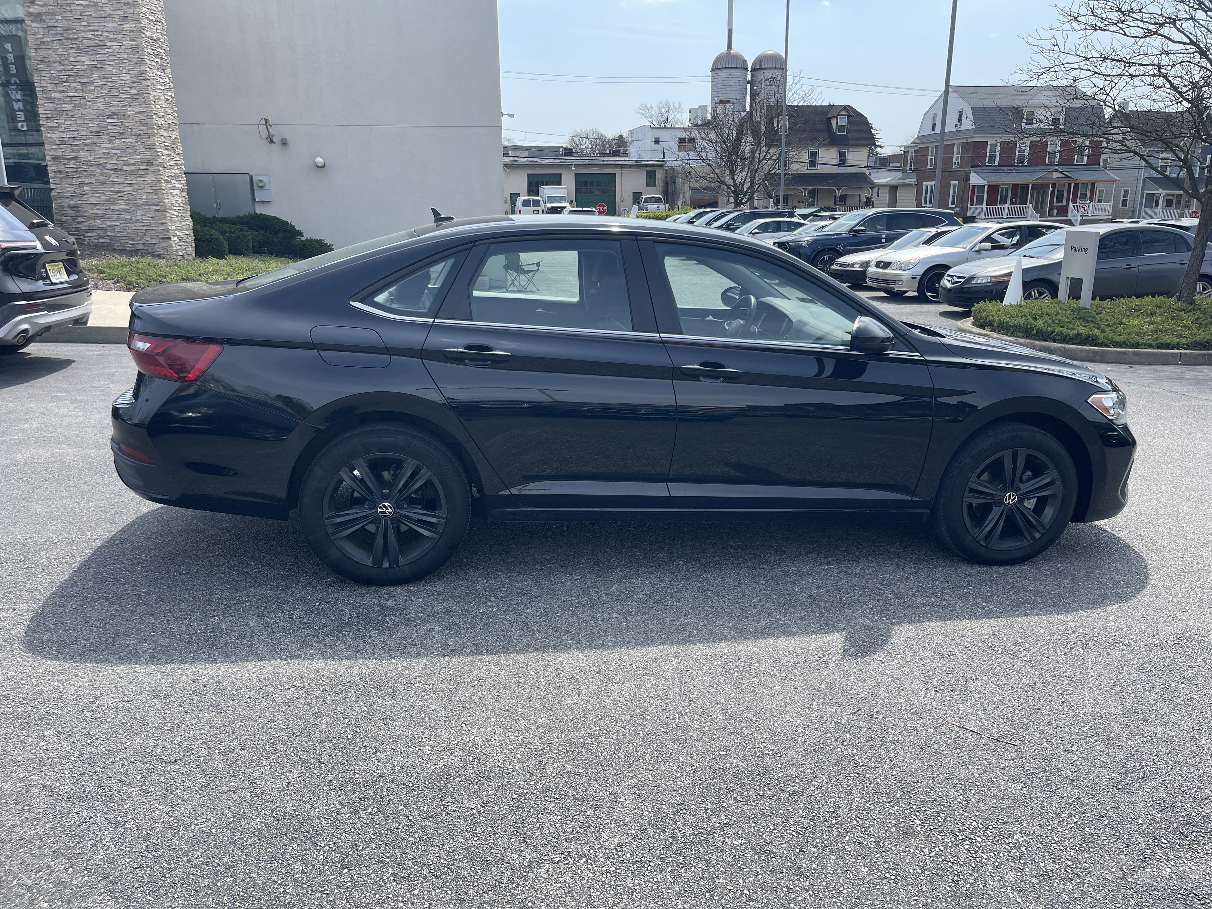 Used 2023 Volkswagen Jetta SE image 7