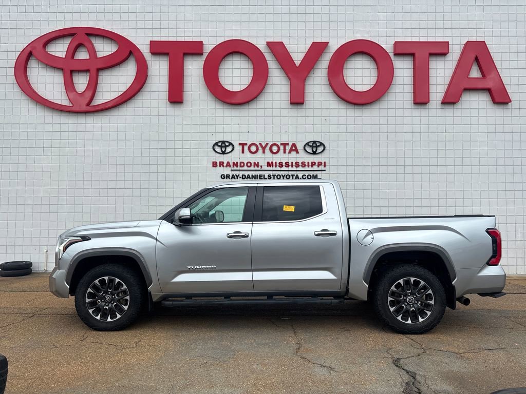 Used 2024 Toyota Tundra Limited AWD/4WD image 4