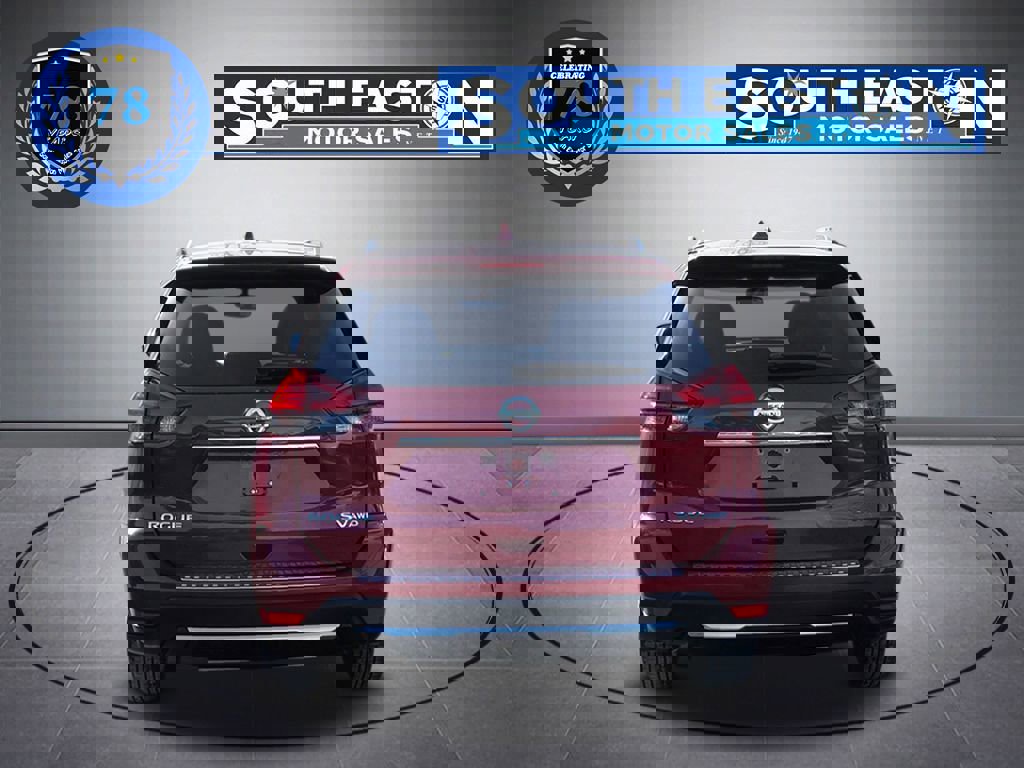 Used 2017 Nissan Rogue SV image 4