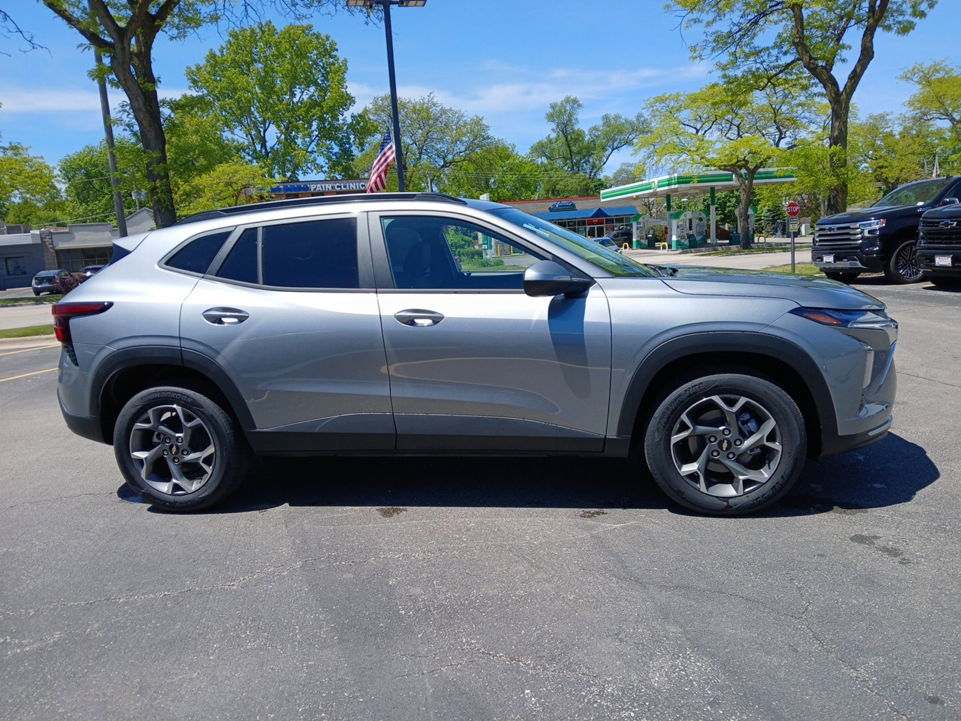 New 2026 Chevrolet Trax LT w/ Driver Confidence Package FWD image 3