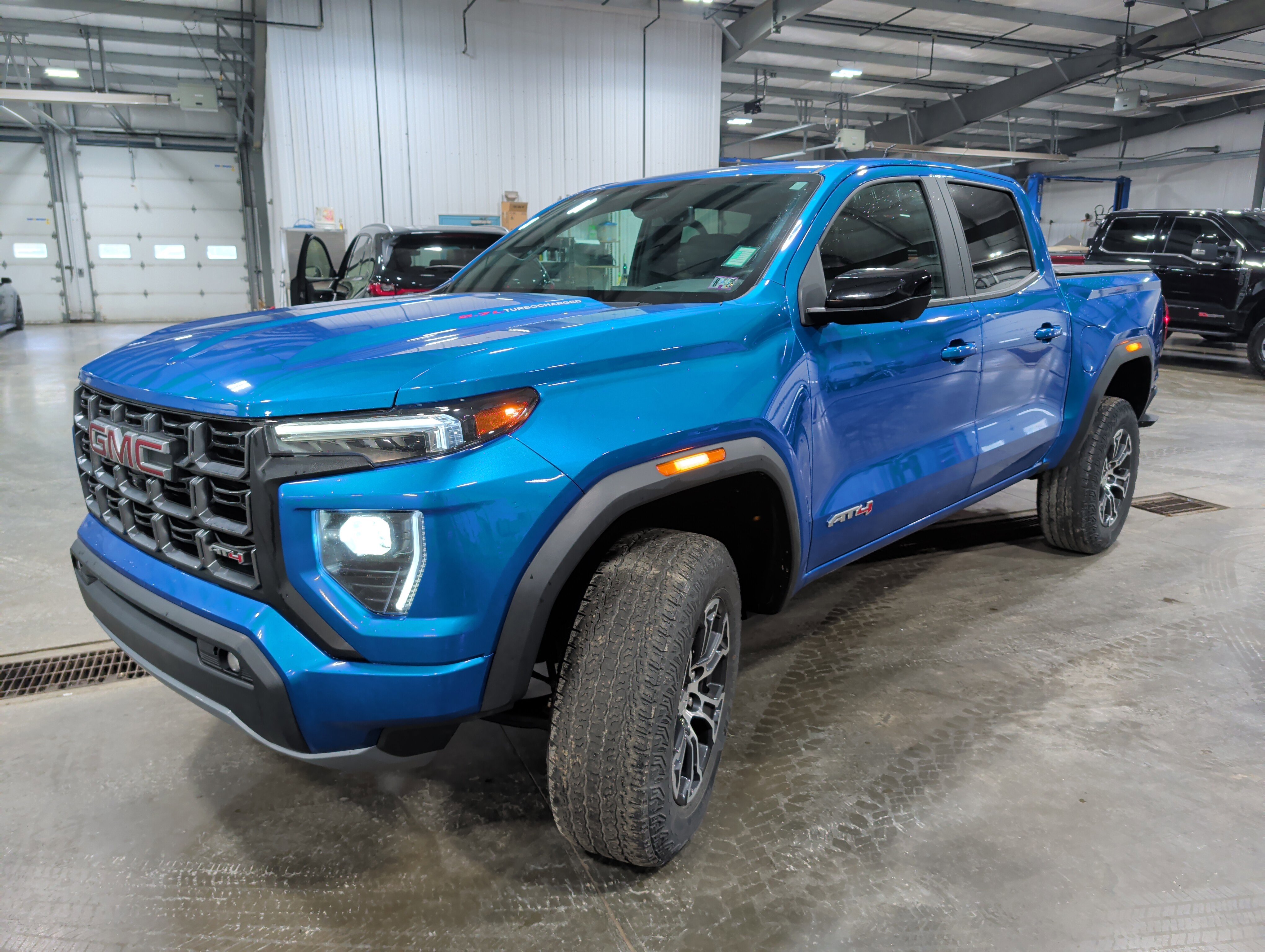 Used 2023 GMC Canyon AT4 w/ Technology Package AWD/4WD image 6