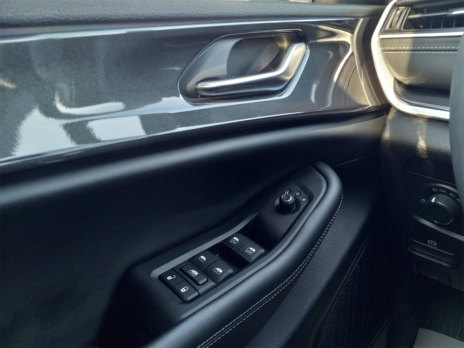 Used 2023 Jeep Grand Cherokee Altitude image 27