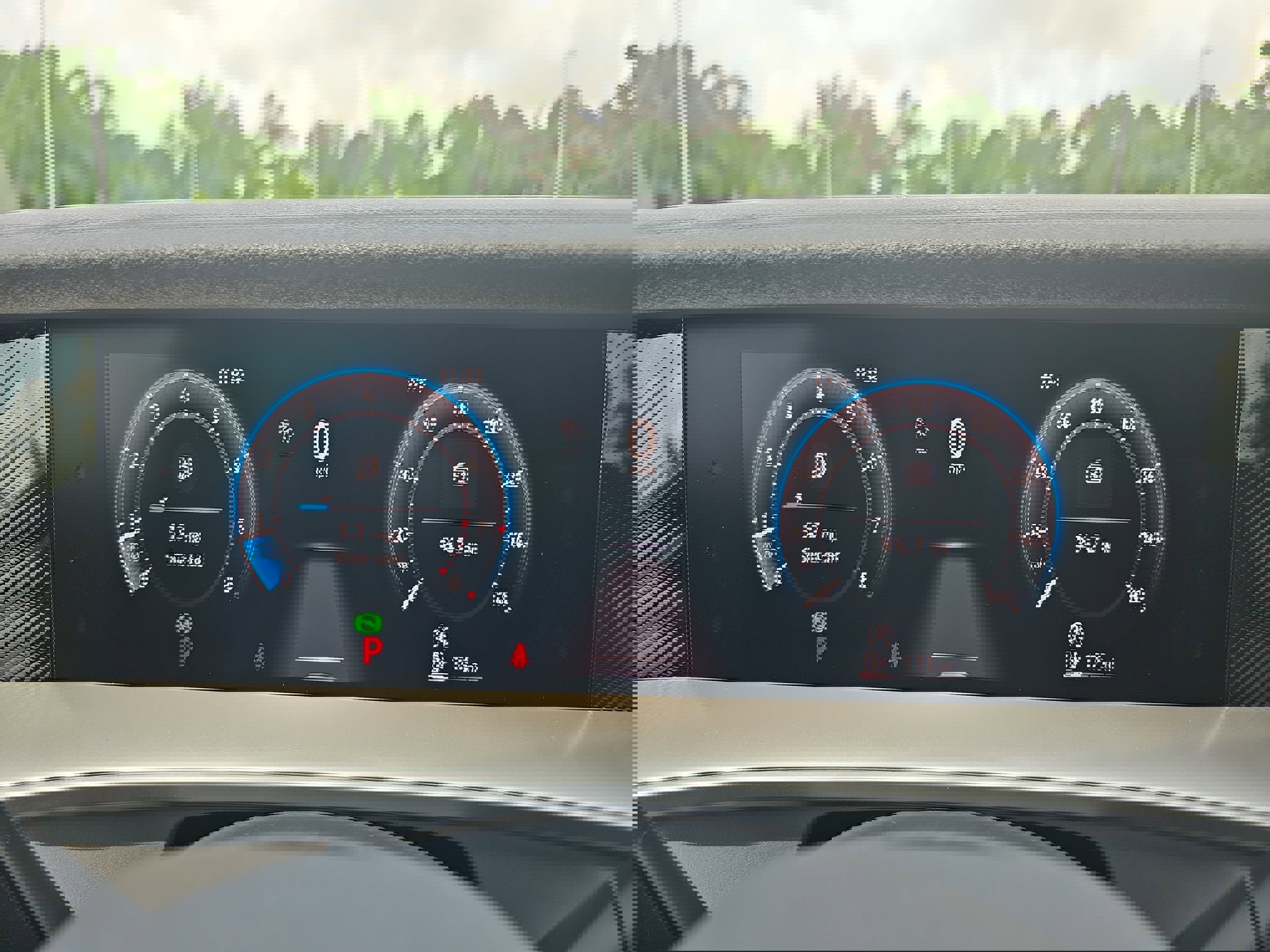 Used 2025 Volkswagen Tiguan SE image 17