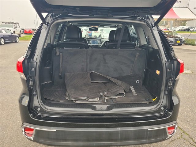 Used 2019 Toyota Highlander XLE image 11