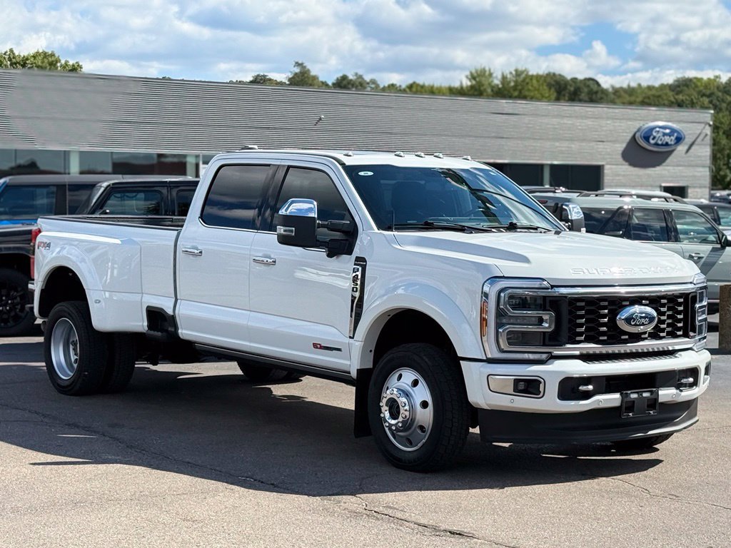 Used 2023 Ford F450 Platinum w/ FX4 Off-Road Package AWD/4WD image 35