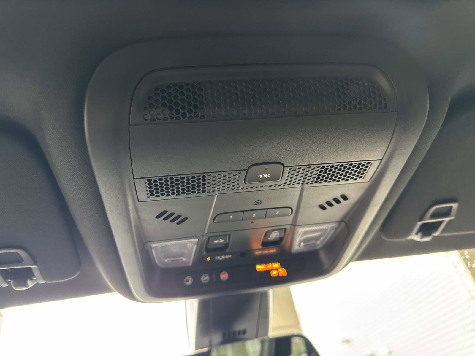 Used 2025 Cadillac XT6 Premium Luxury image 28