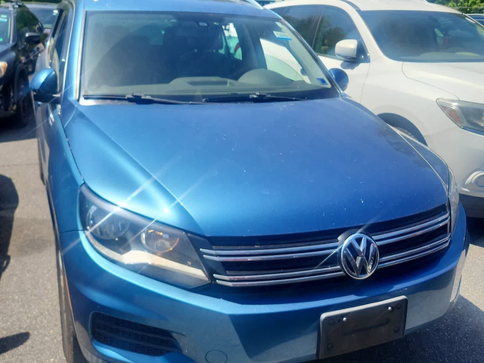 Used 2017 Volkswagen Tiguan Wolfsburg Edition AWD/4WD image 2
