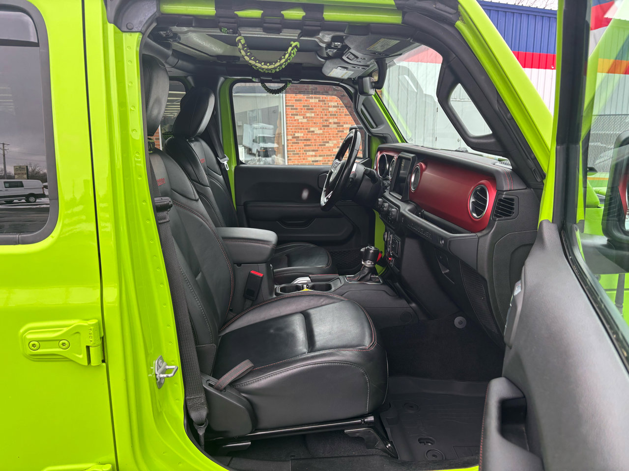 Used 2021 Jeep Wrangler Unlimited Rubicon w/ Xtreme Recon 35" Tire Package image 15