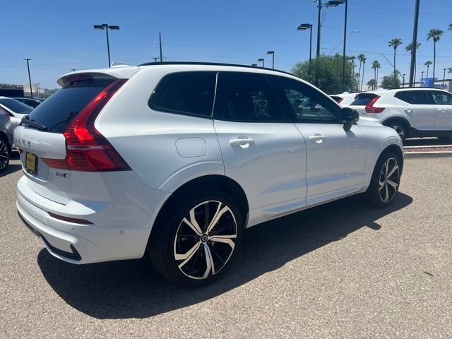 Used 2022 Volvo XC60 B6 R-Design AWD/4WD image 3