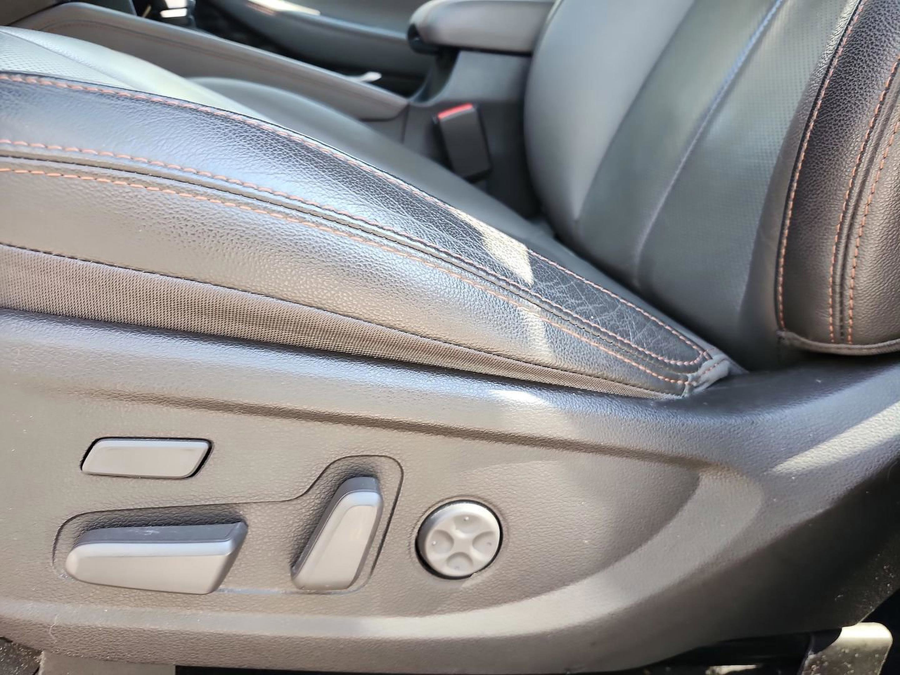 Used 2020 Hyundai Santa Fe Limited image 14