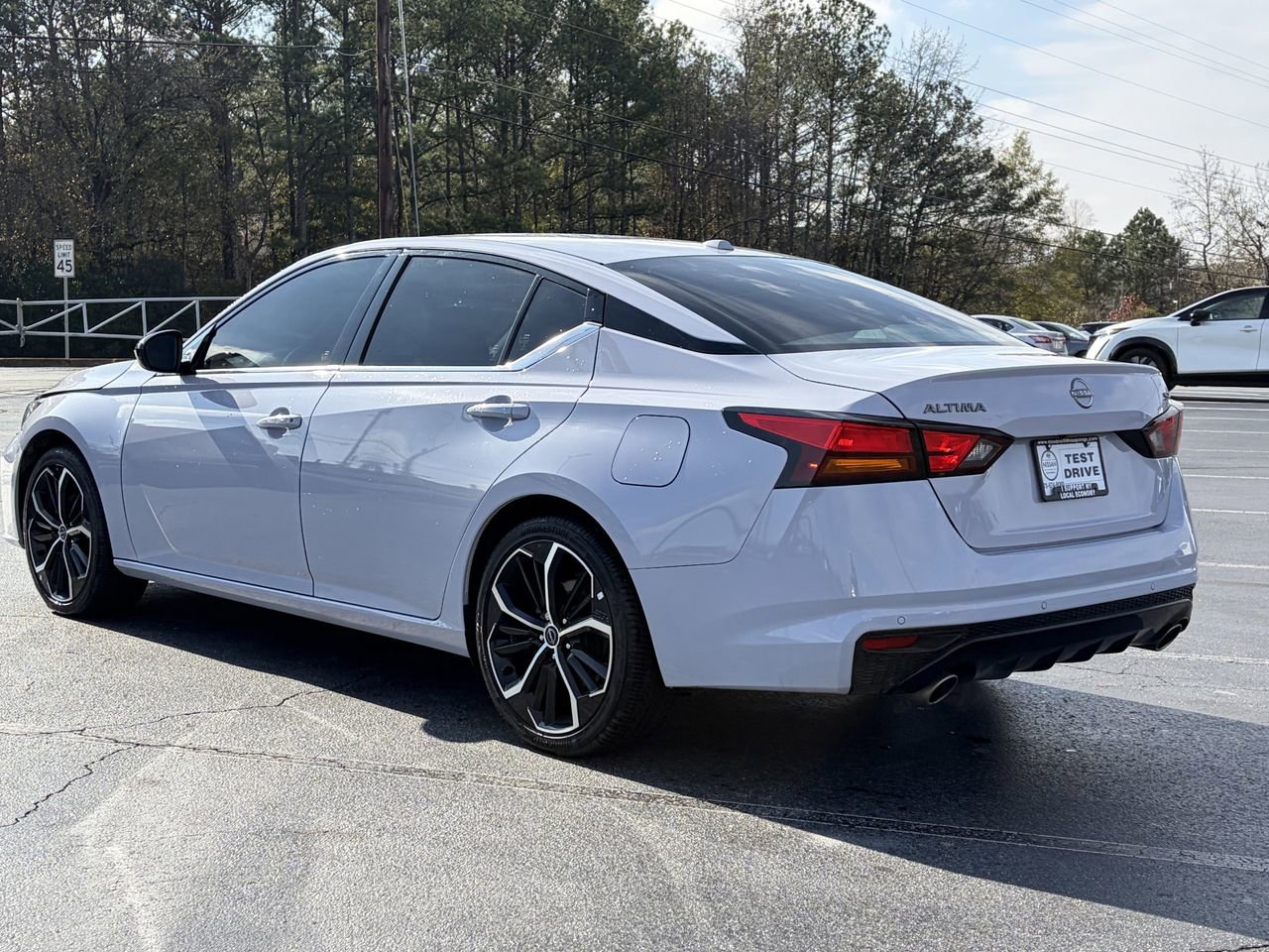 Certified 2024 Nissan Altima 2.5 SR image 3