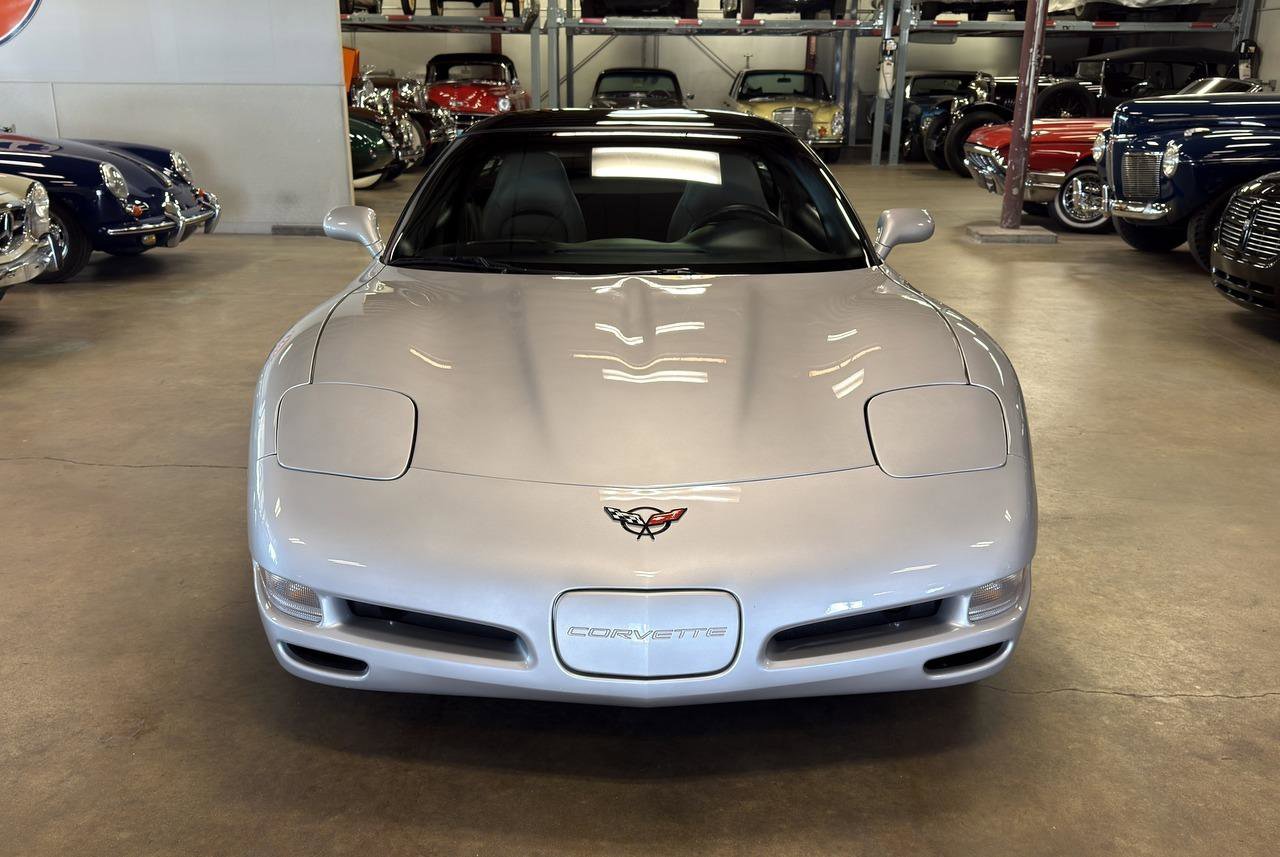 Used 1997 Chevrolet Corvette Coupe w/ Memory Pkg RWD image 6