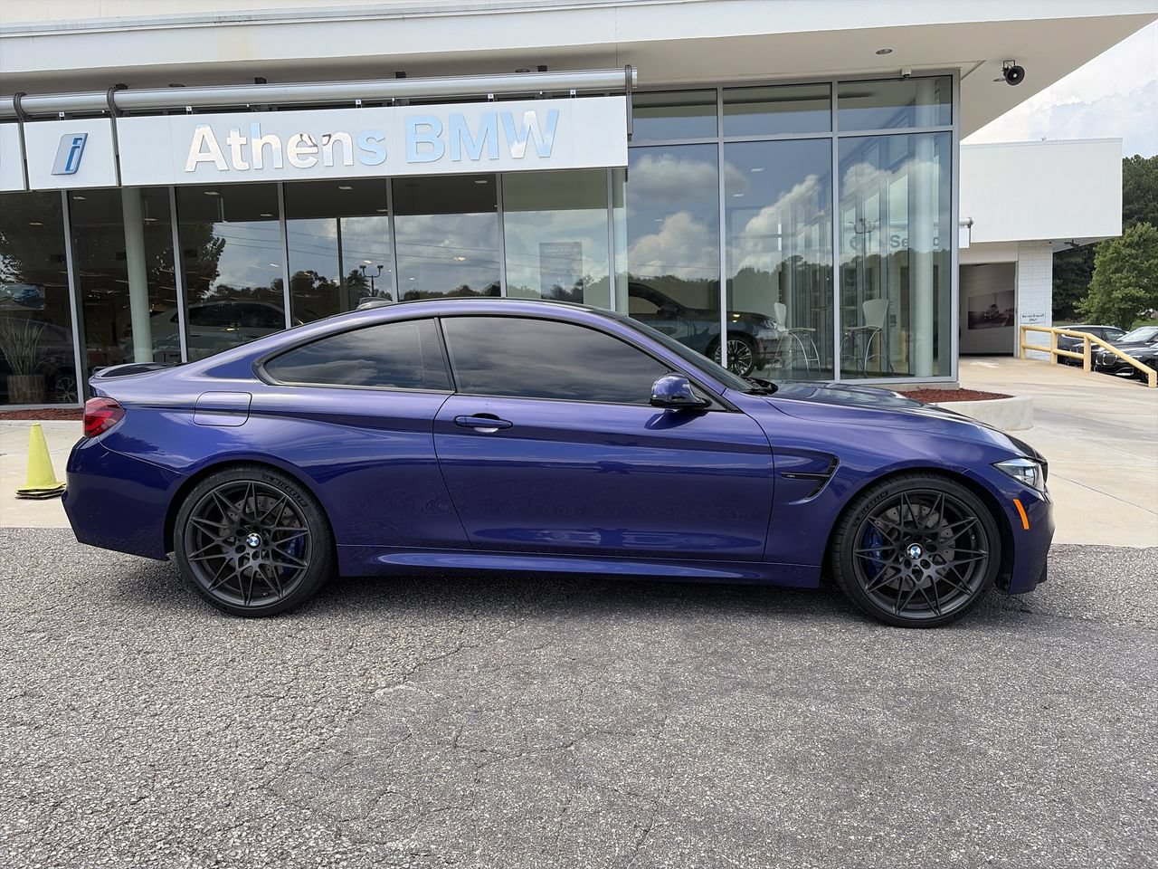 Used 2020 BMW M4 Coupe w/ Competition Package RWD image 9