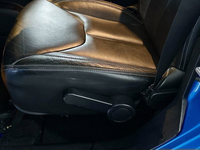 Used 2015 Jeep Wrangler Unlimited Rubicon w/ Connectivity Group image 19