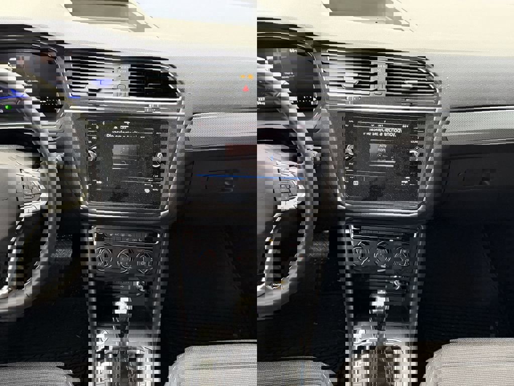 Used 2024 Volkswagen Tiguan S image 15