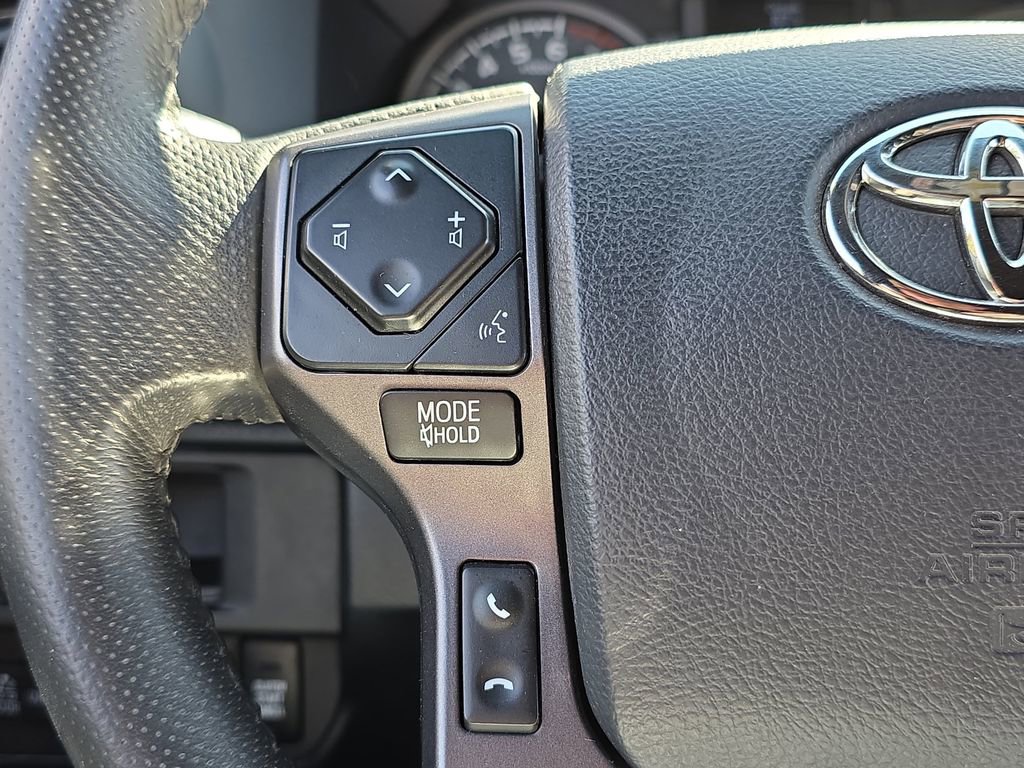 Used 2019 Toyota Tacoma TRD Off-Road w/ Technology Package AWD/4WD image 18