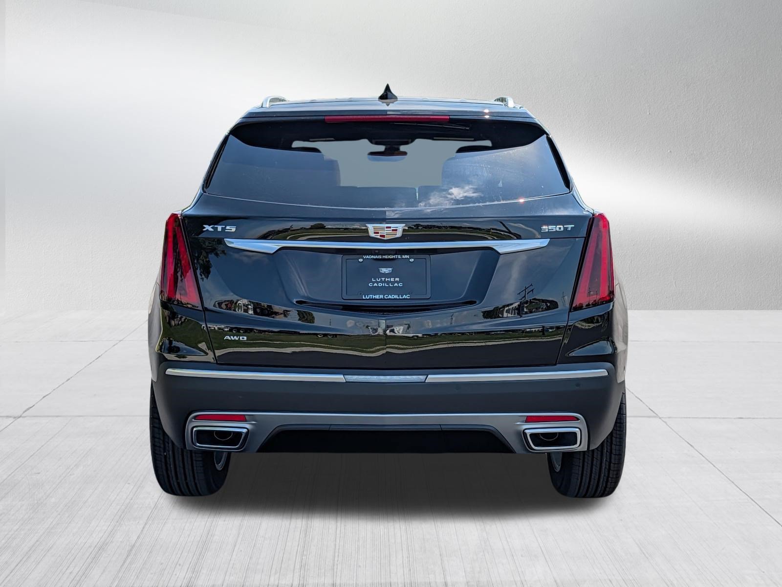 New 2026 Cadillac XT5 Premium Luxury w/ LPO, Floor Liner Package AWD/4WD image 5