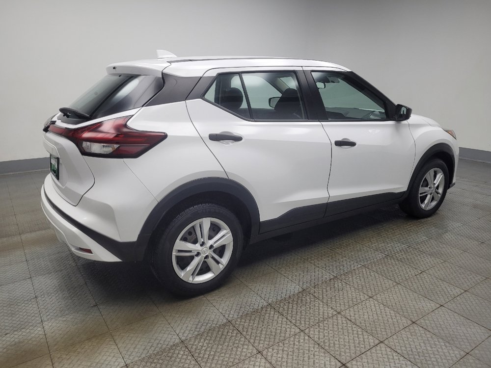Used 2022 Nissan Kicks S image 10