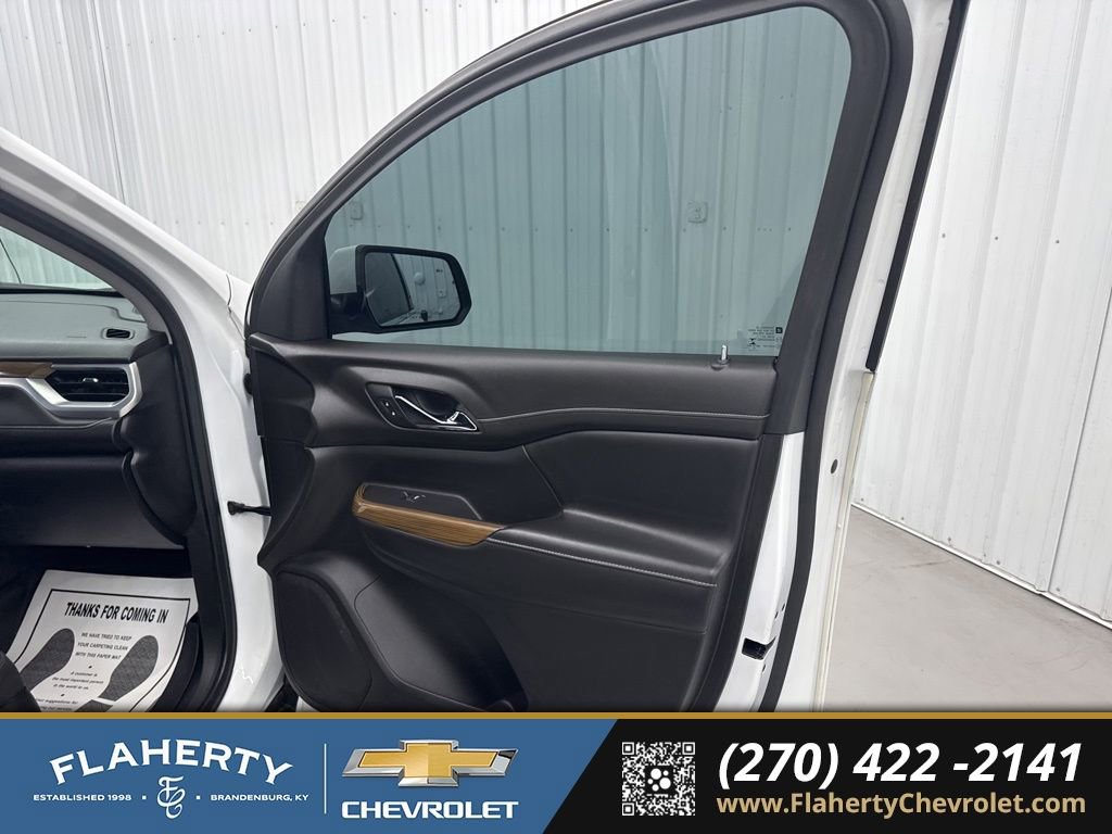 Used 2021 GMC Acadia SLE image 13