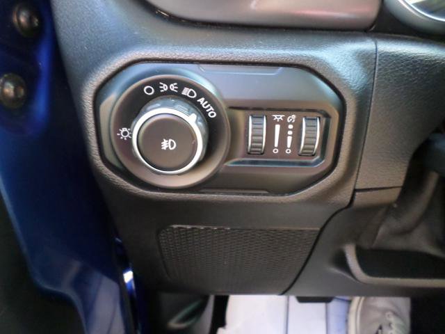 Used 2018 Jeep Wrangler Unlimited Sport S image 28