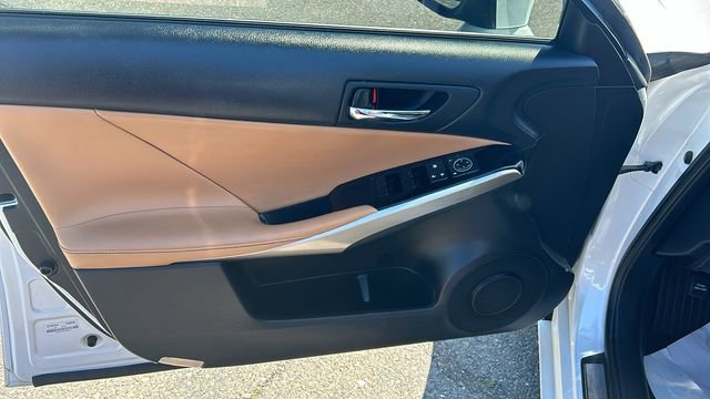 Used 2016 Lexus IS 200t RWD image 16