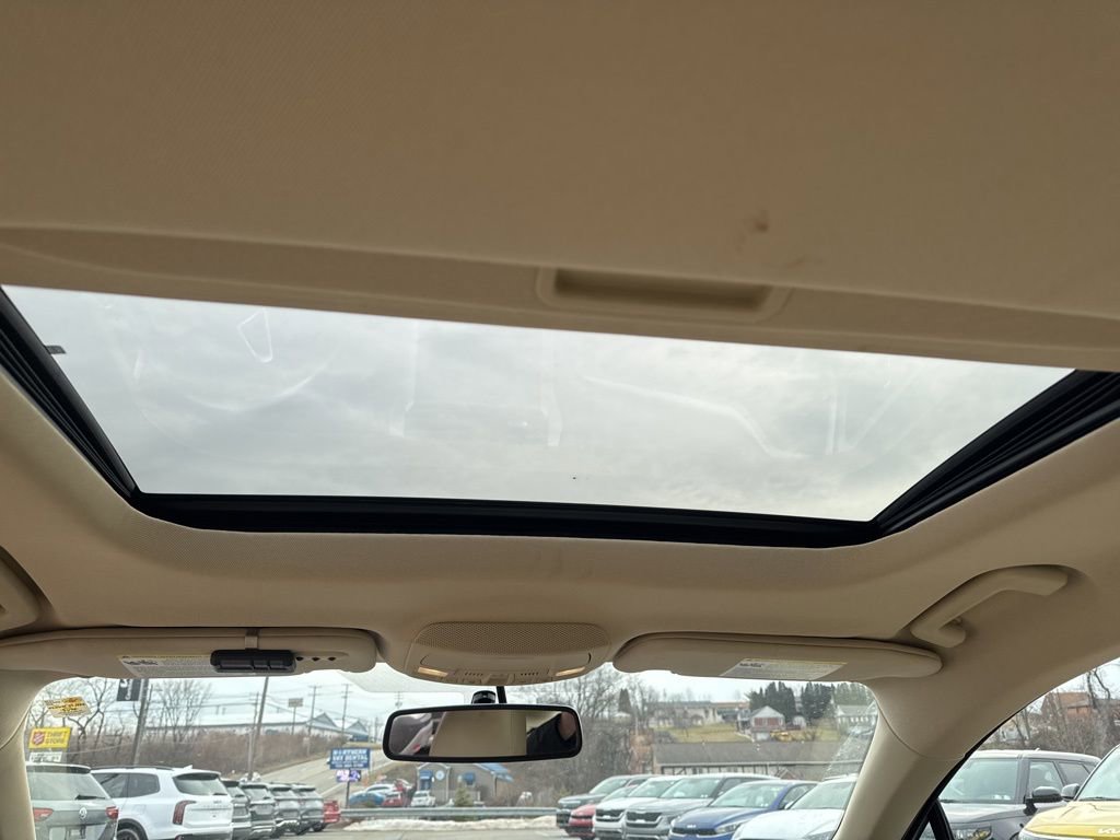 Used 2015 Ford Fusion SE w/ Equipment Group 202A FWD image 18