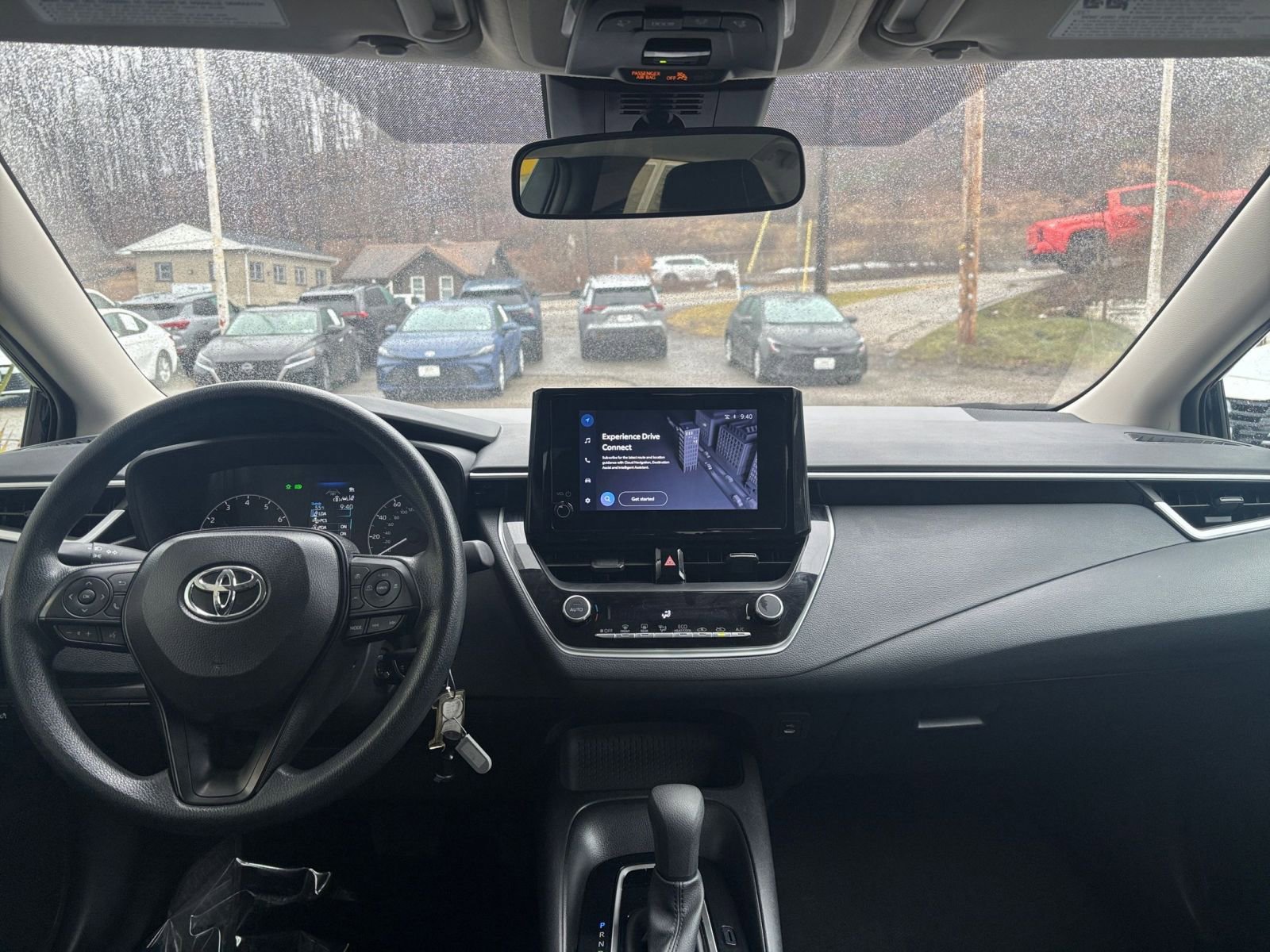 Used 2025 Toyota Corolla LE image 32