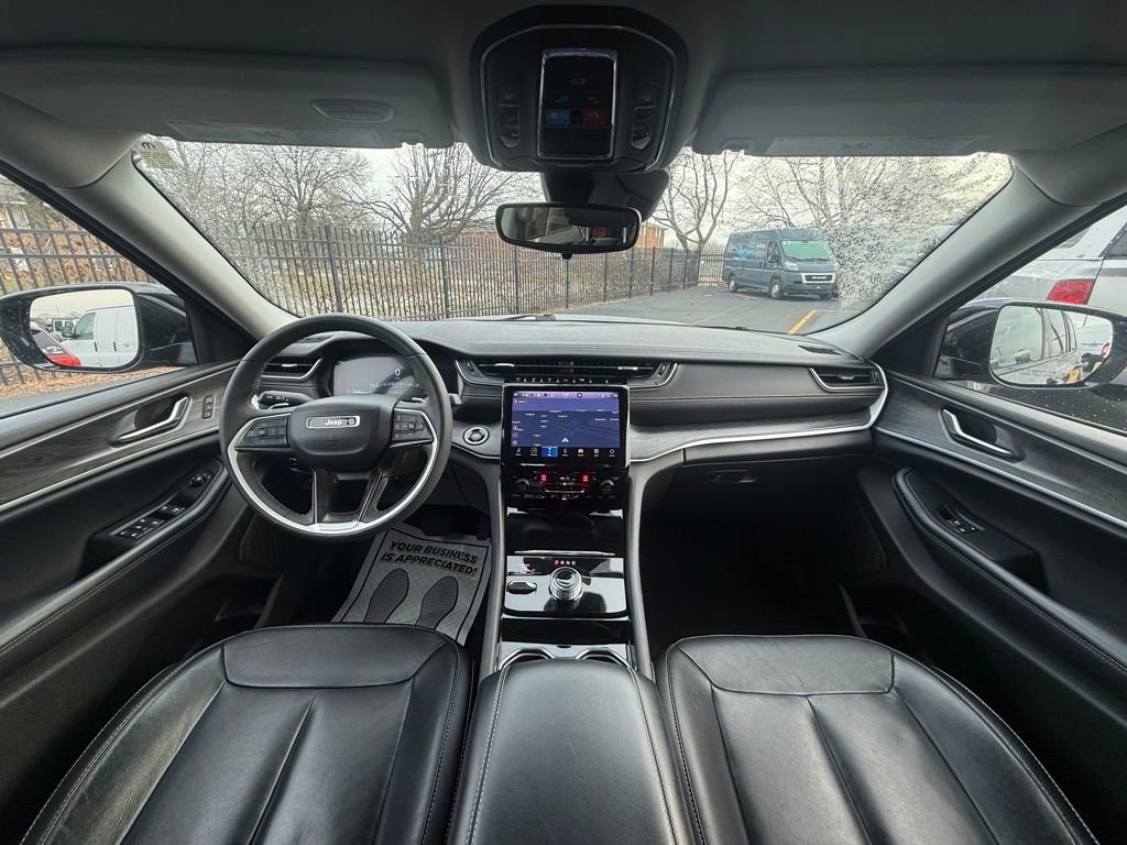 Used 2023 Jeep Grand Cherokee L Limited image 11