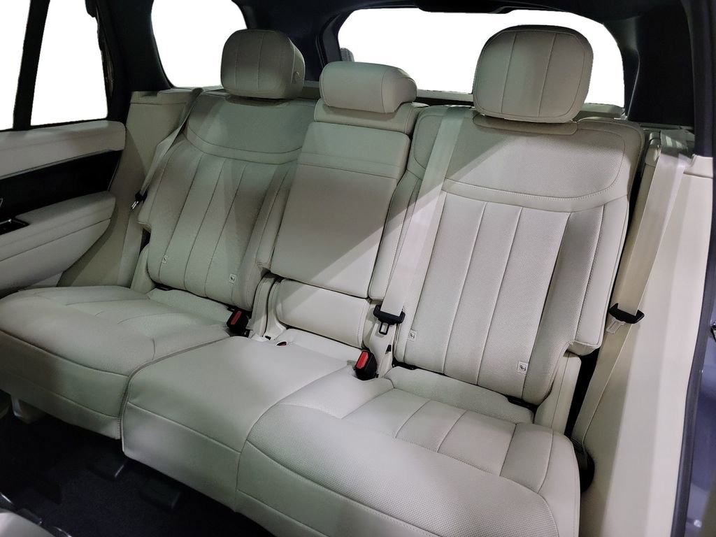 New 2026 Land Rover Range Rover SE image 22