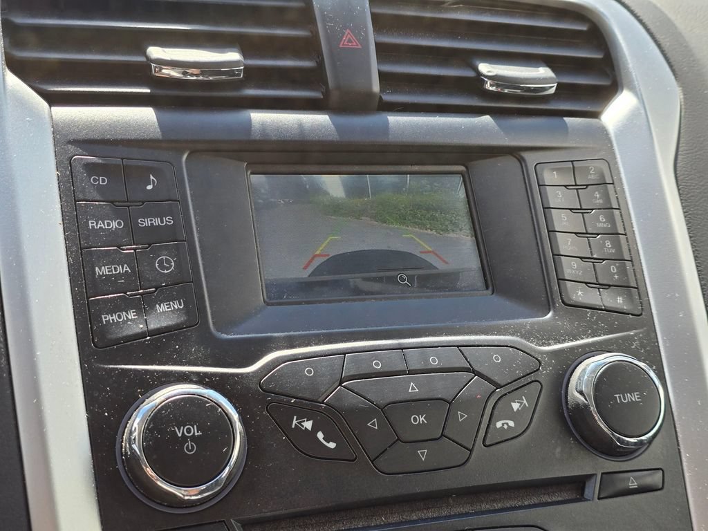 Used 2015 Ford Fusion SE FWD image 21