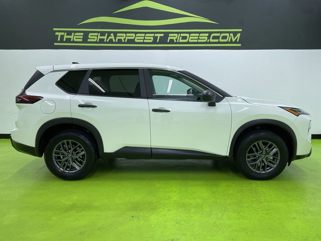 Used 2024 Nissan Rogue S image 11