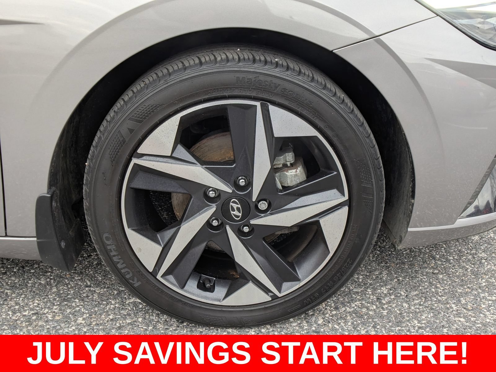 Used 2023 Hyundai Elantra Limited w/ Cargo Package FWD image 13