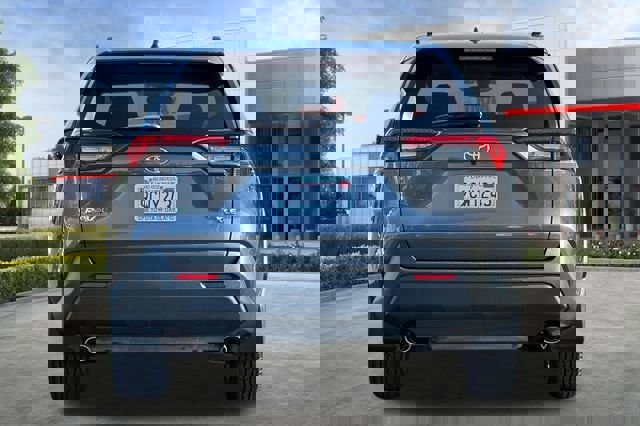 Certified 2022 Toyota RAV4 XLE w/ Convenience Package image 6