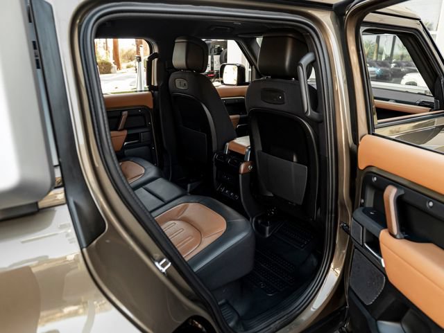 Certified 2022 Land Rover Defender 110 X AWD/4WD image 33