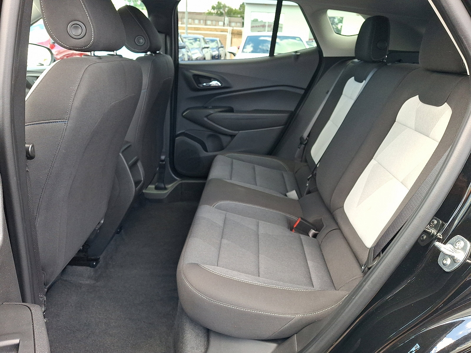 Used 2025 Chevrolet Trax LS image 11