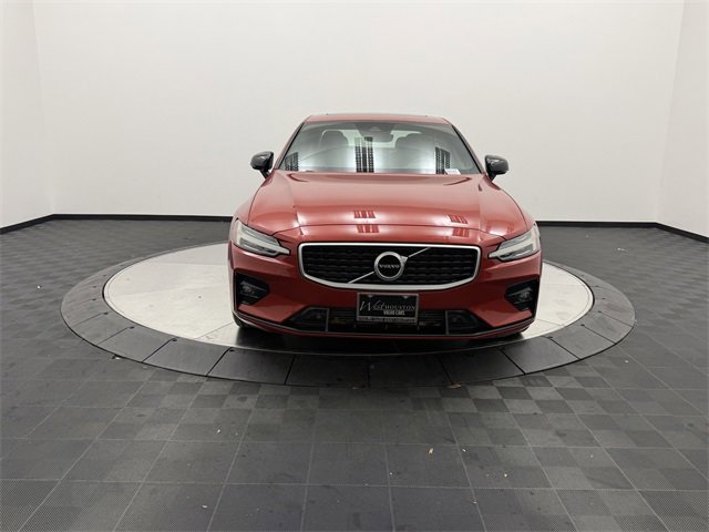 Used 2019 Volvo S60 T5 R-Design image 2