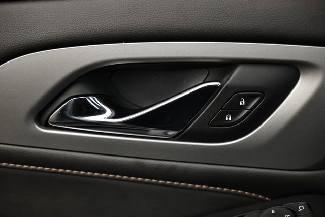 Used 2020 Chevrolet Traverse LT w/ Driver Confidence II Package image 15