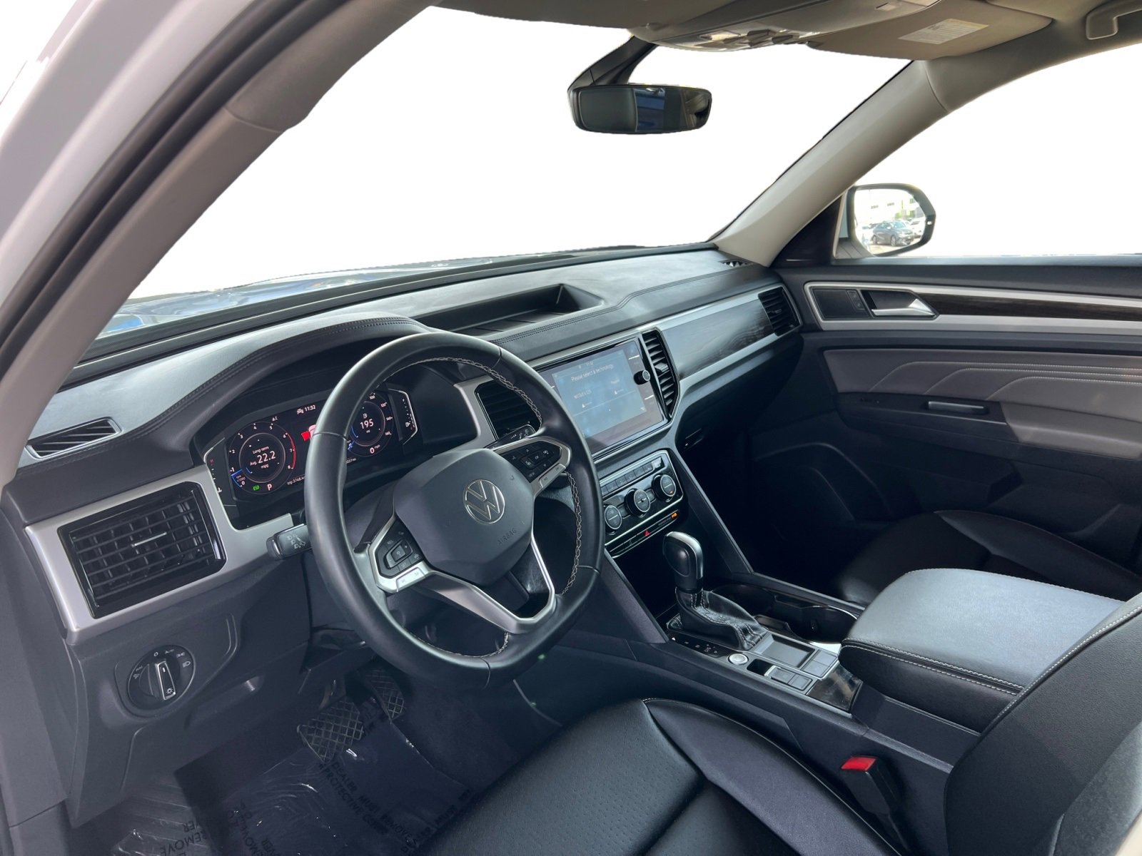 Used 2023 Volkswagen Atlas SE image 9