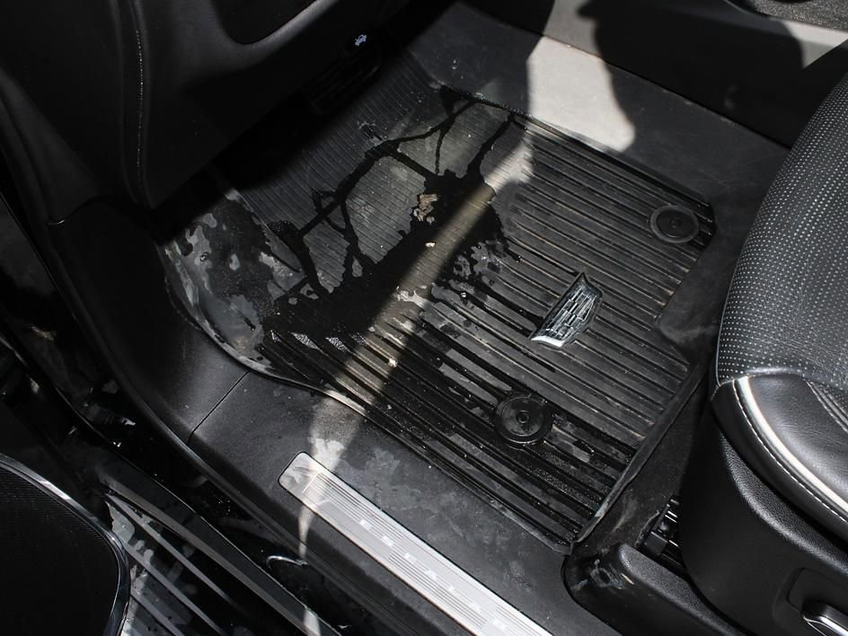 Used 2024 Cadillac Escalade Sport w/ LPO, ONYX Package image 17