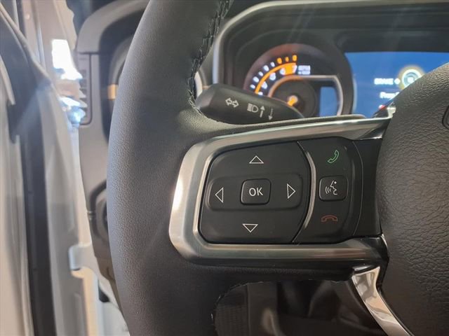 Used 2025 Jeep Wrangler Sahara image 15