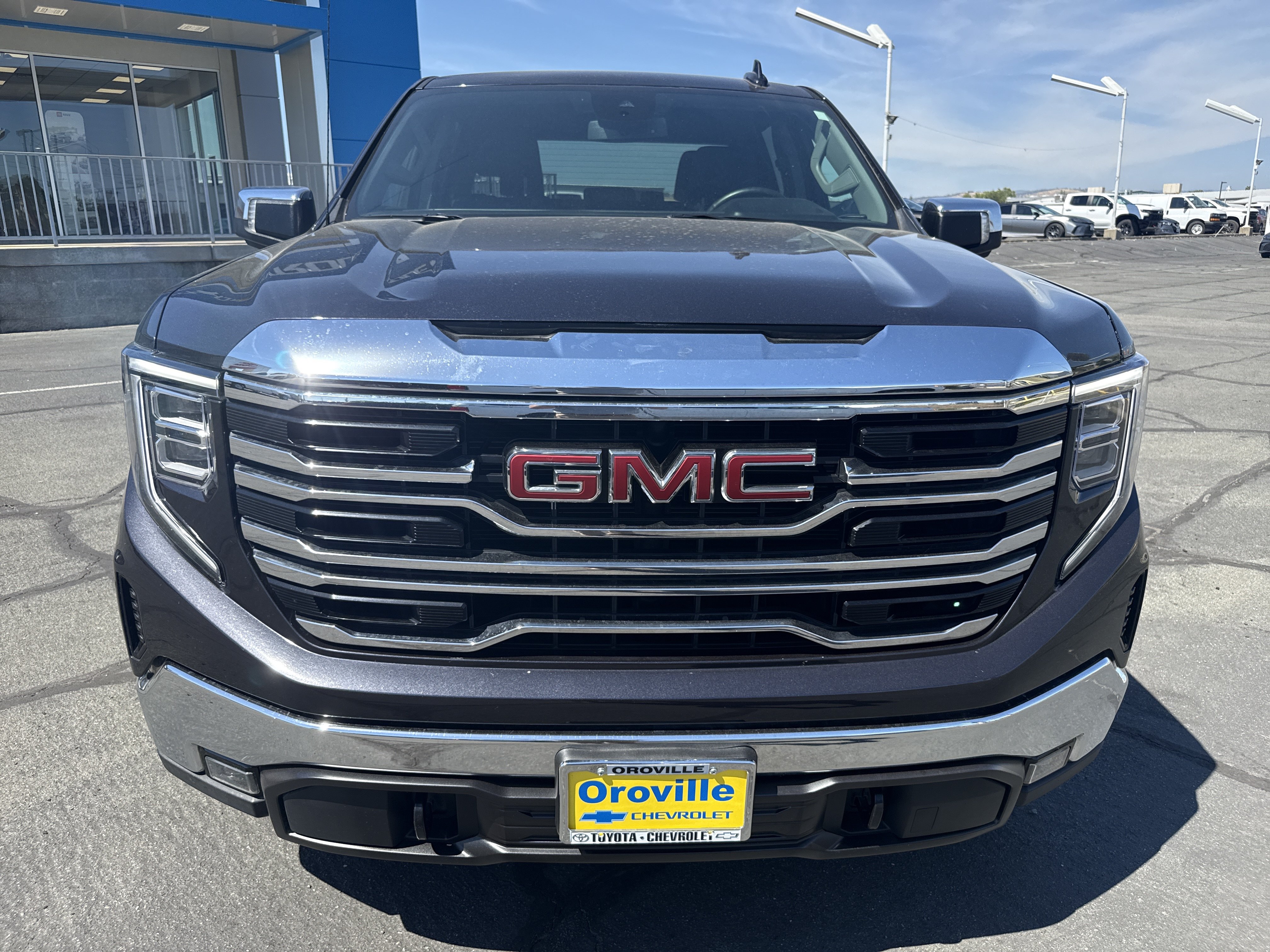Used 2025 GMC Sierra 1500 SLT AWD/4WD image 9