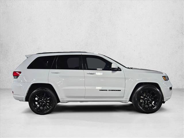 Used 2021 Jeep Grand Cherokee Laredo X AWD/4WD image 4