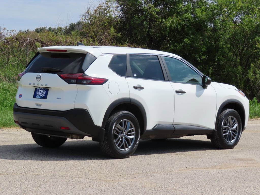 Used 2023 Nissan Rogue S AWD/4WD image 4