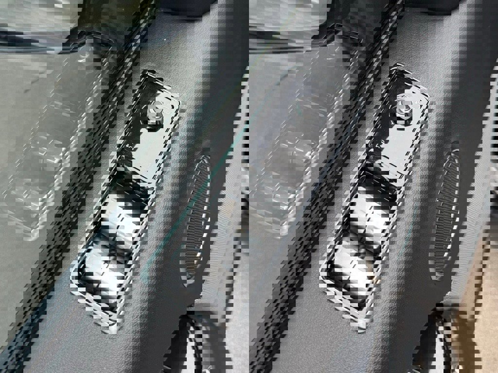 Used 2021 Land Rover Range Rover Sport HSE Silver Edition image 15